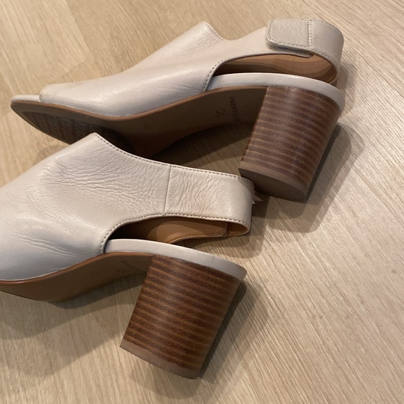 New Johnston and Murphy Evelyn Open Toe bootie-Size: 9.5- - Picture 5 of 8